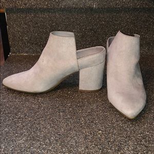 Express gray slide in booties size 6